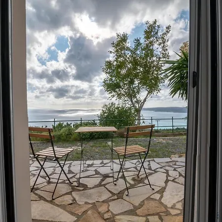 Lorraine's Style Studios, Shared Swimming Pool And Bbq Only For Guests At Simotata Village Apartament