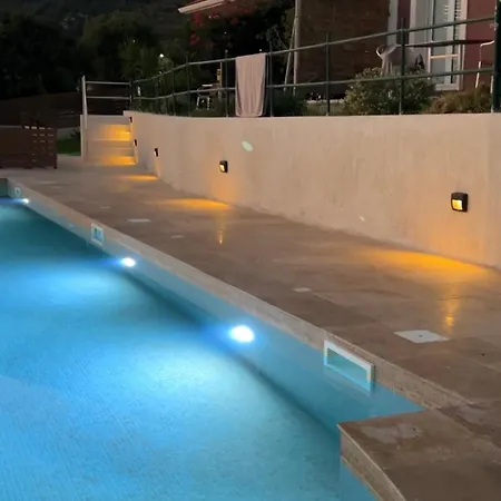 Lorraine's Style Studios, Shared Swimming Pool And Bbq Only For Guests At Simotata Village Apartament *