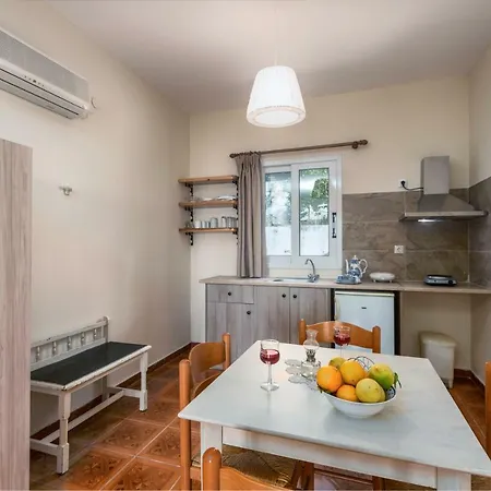 Lorraine's Style Studios, Shared Swimming Pool And Bbq Only For Guests At Simotata Village * Lourdata (Kefalonia)