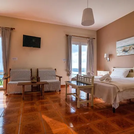 Apartment Lorraine's Style Studios, Shared Swimming Pool And Bbq Only For Guests At Simotata Village Lourdata (Kefalonia)