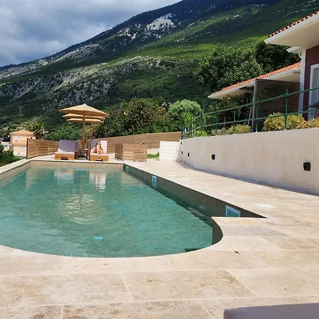 Lorraine's Style Studios, Shared Swimming Pool And Bbq Only For Guests At Simotata Village דירה לואורדטה